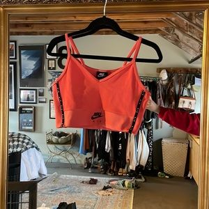 Nike Air Cropped Tank